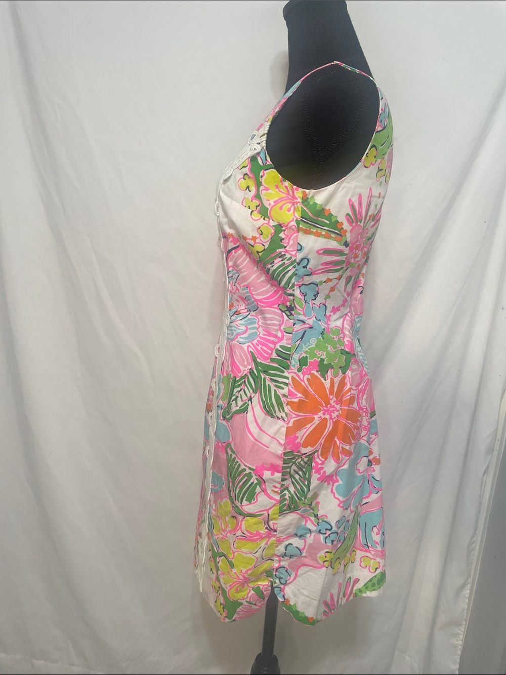 Lilly Pulitzer Sleeveless Shift Dress in Pink and Multicolor. Size 4. Pre-owned. - Picture 4 of 12